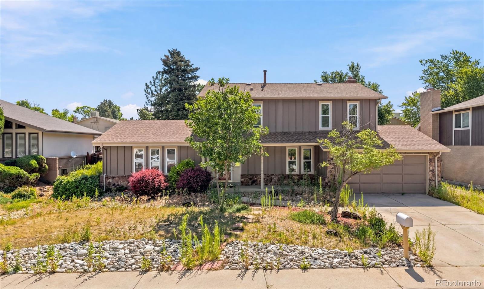 2042 s moline way, Aurora sold home. Closed on 2026-07-27 for $620,000.