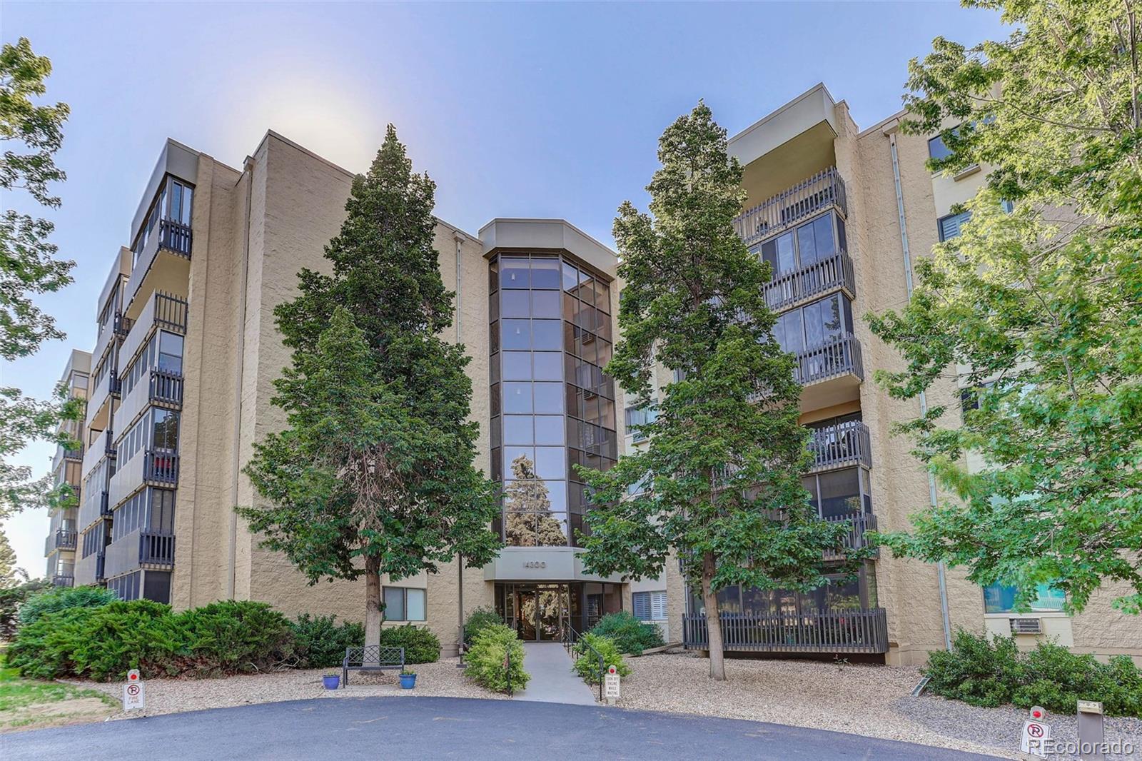 Heather Gardens Aurora Condo / Townhome | MLS #: 210619614300 E Marina Drive 605, Aurora Beds: 2 Baths: 2 Price: $243,000