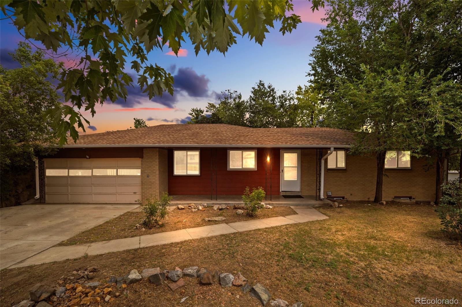 300 garrison street, Denver sold home. Closed on 2026-09-01 for $463,000.