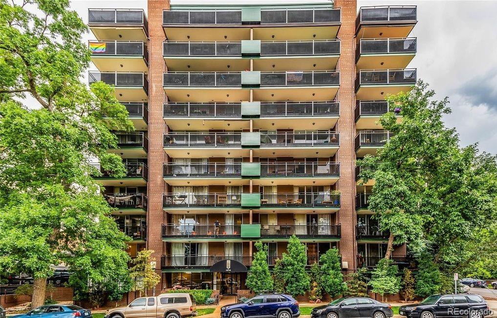 1 Denver Condo / Townhome | MLS #: 39894301200  Vine Street 2F, Denver Beds: 2 Baths: 2 Price: $349,500