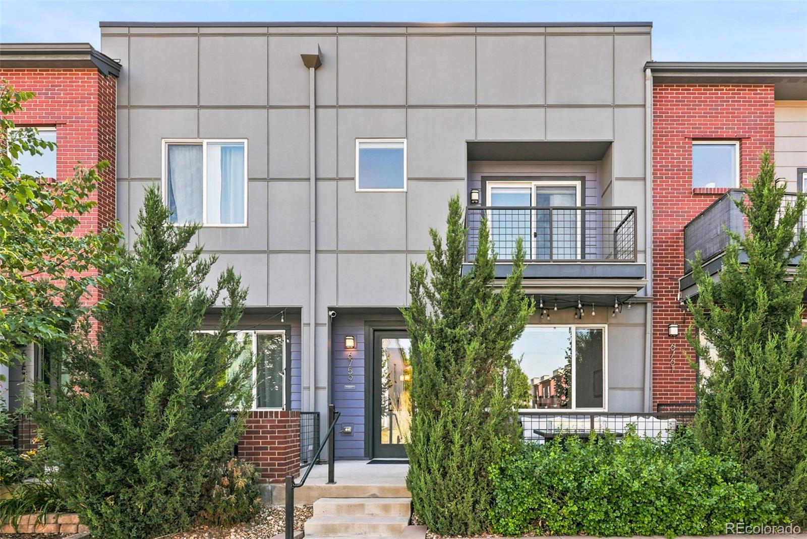 1 Denver Condo / Townhome | MLS #: 17003326759  Warren Drive , Denver Beds: 3 Baths: 3 Price: $500,000