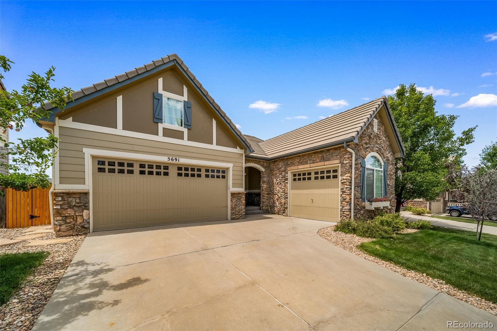 Sorrel Ranch Aurora Home | MLS #: 74606325691 S Catawba Way, Aurora Beds: 4 Baths: 2 Price: $635,000