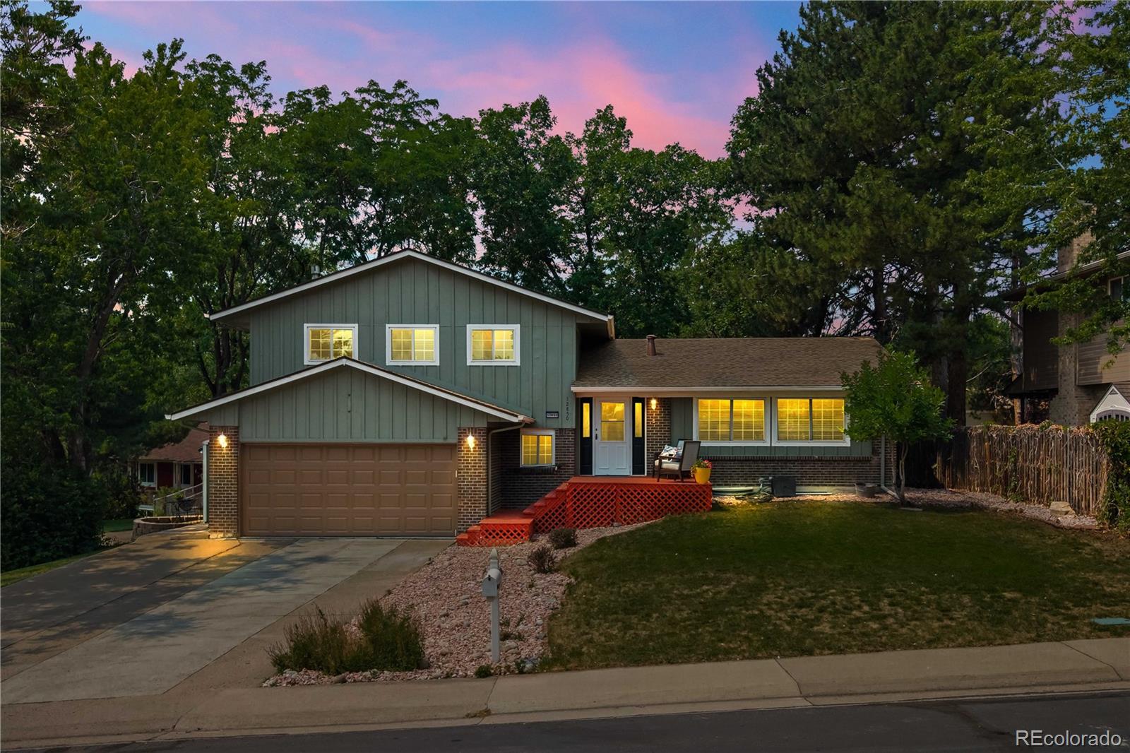  Lakewood Home | MLS #: 197744612850 W Montana Drive, Lakewood Beds: 4 Baths: 4 Price: $655,000
