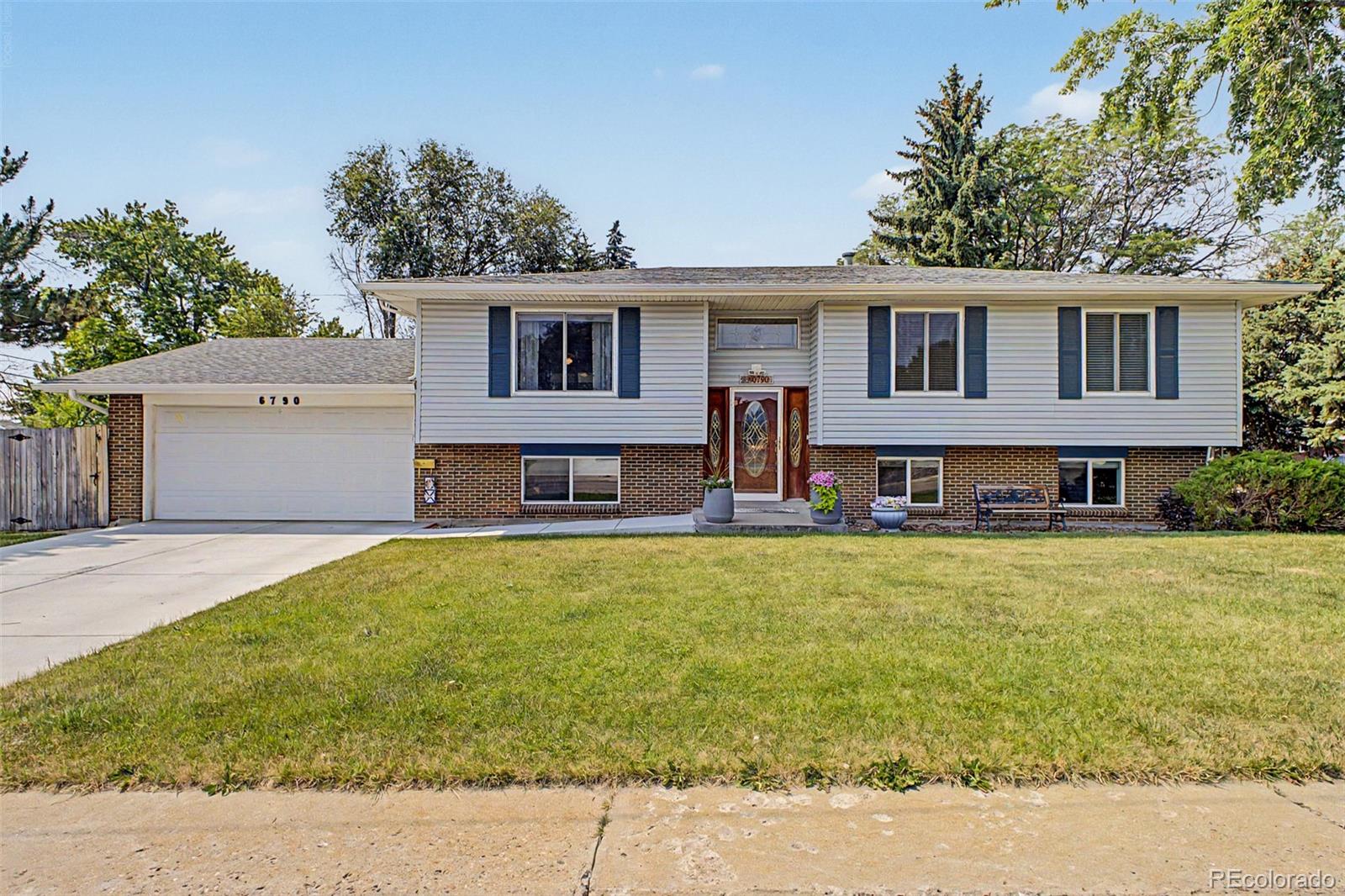  Arvada Home | MLS #: 86660446790 W 63rd Avenue, Arvada Beds: 4 Baths: 3 Price: $600,000