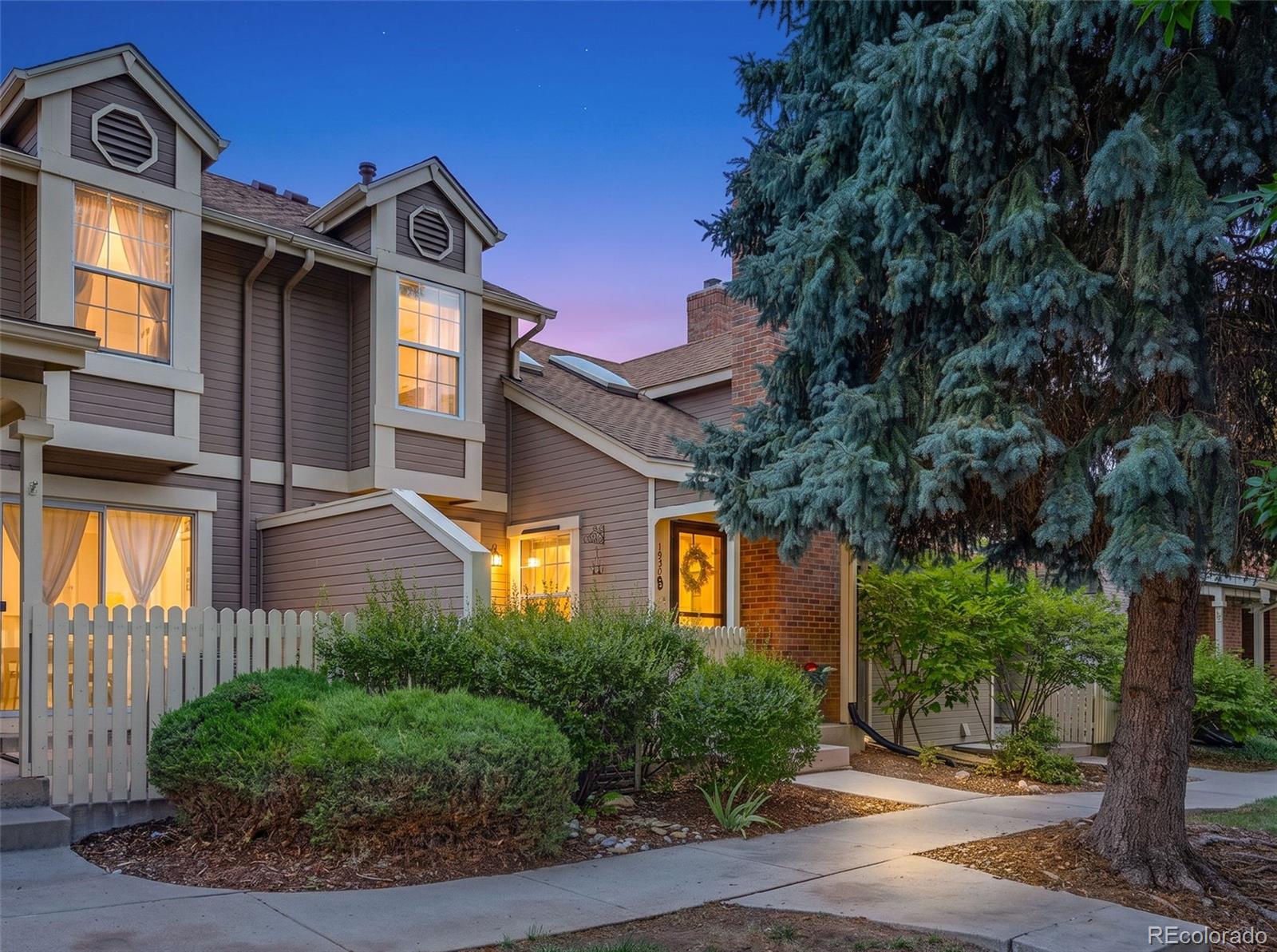  Aurora Condo / Townhome | MLS #: 40837601930 S Helena Street D, Aurora Beds: 3 Baths: 3 Price: $344,000
