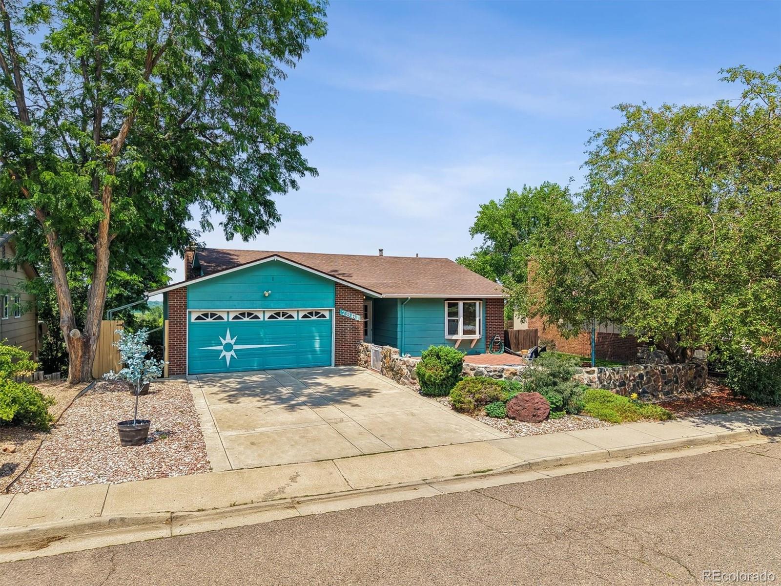 Arvada Home | MLS #: 83841757861 W 72nd Place, Arvada Beds: 3 Baths: 2 Price: $689,900