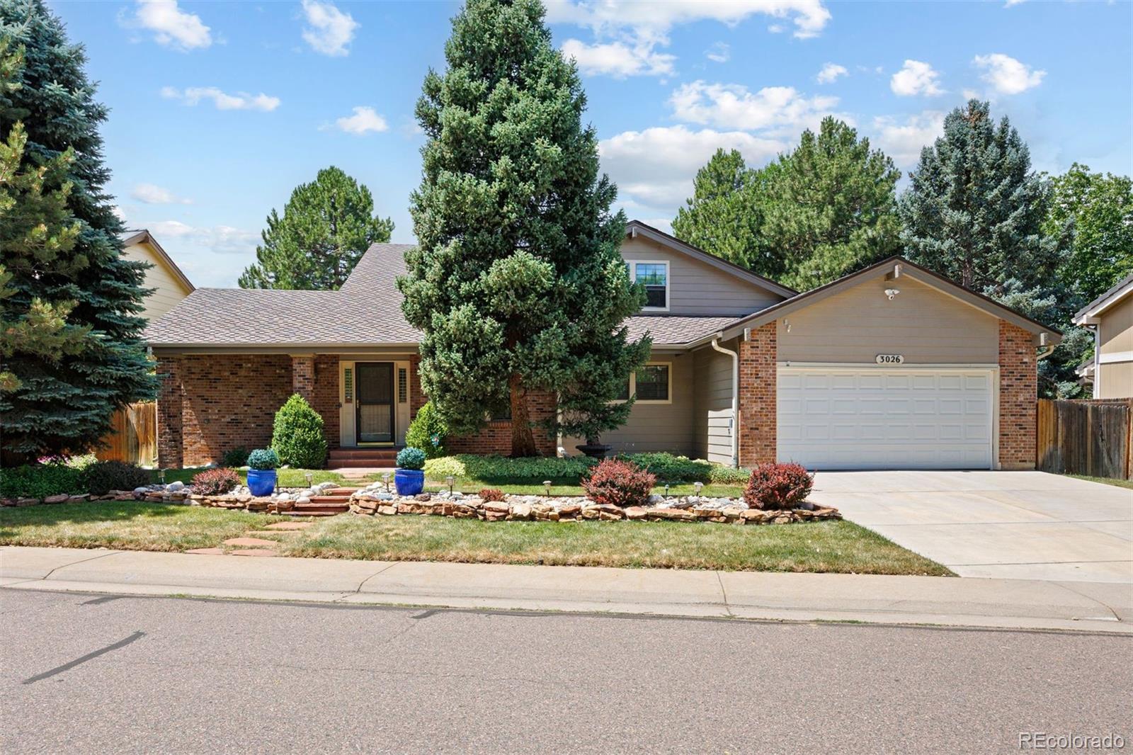  Centennial Home | MLS #: 30612053026 E Hinsdale Avenue, Centennial Beds: 3 Baths: 3 Price: $775,000