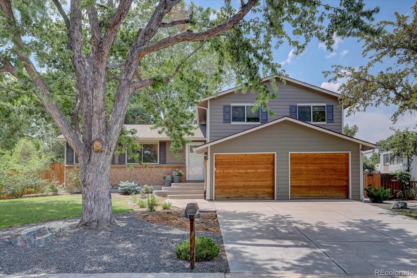 1213 s holland court, Lakewood sold home. Closed on 2026-07-29 for $595,000.
