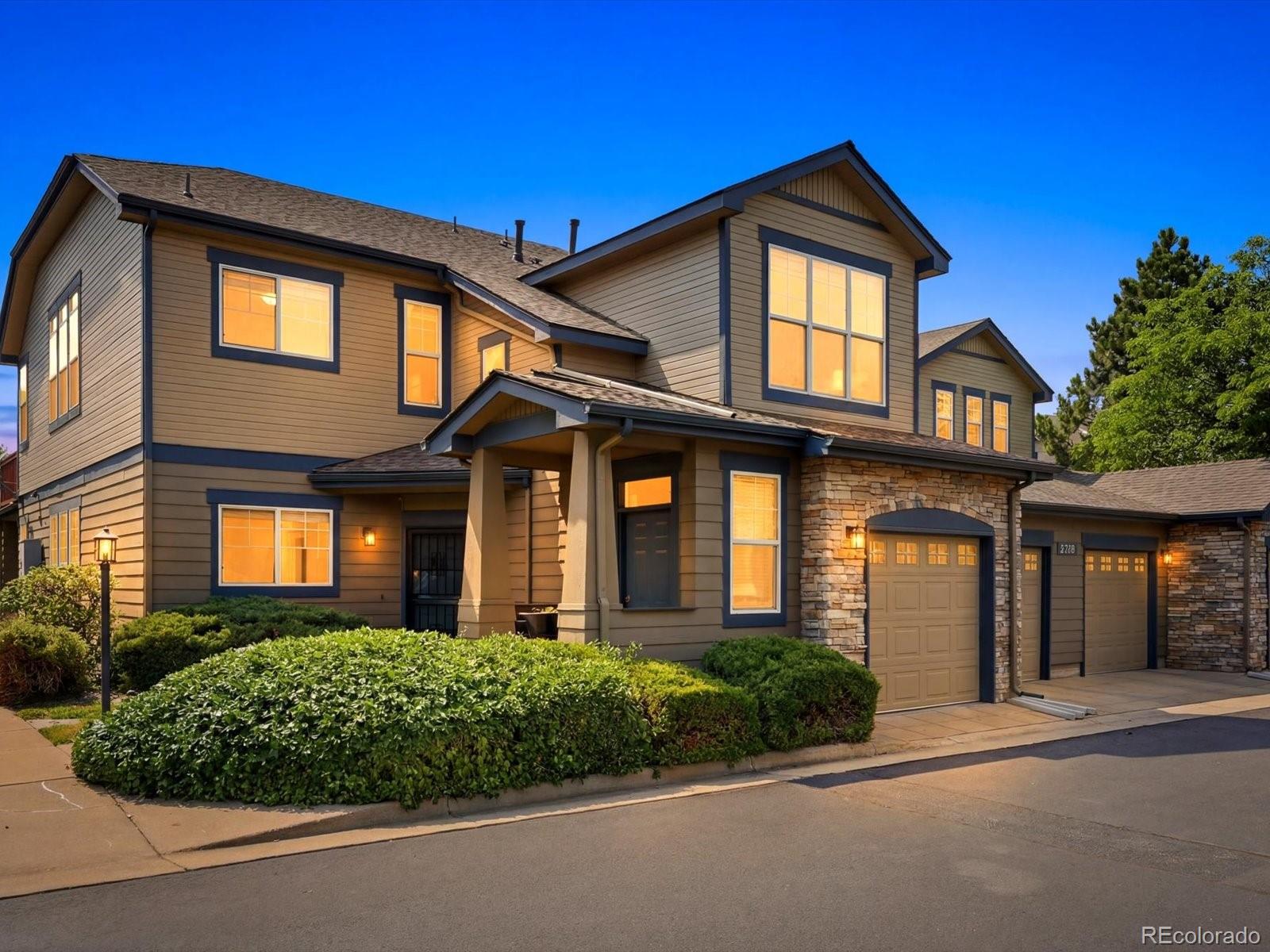  Aurora Condo / Townhome | MLS #: 62923642192 S Fulton Circle 102, Aurora Beds: 2 Baths: 2 Price: $340,000