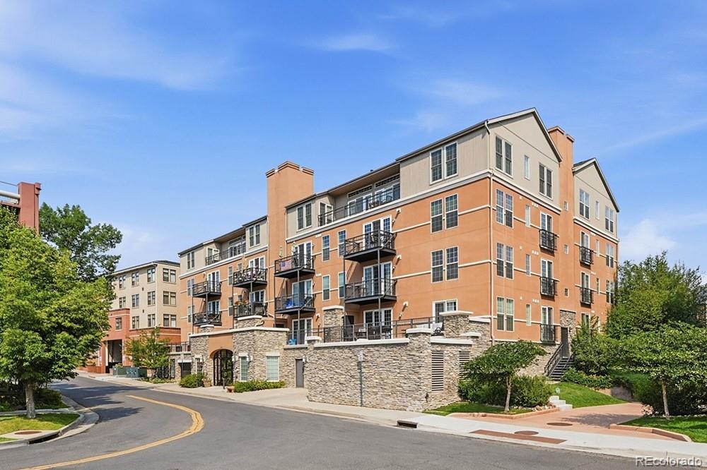  Golden Condo / Townhome | MLS #: 2387871660  11th Street 207, Golden Beds: 3 Baths: 2 Price: $995,000