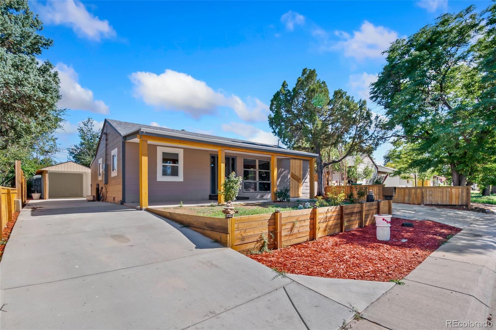  Aurora Home | MLS #: 6330871886  Kingston Street, Aurora Beds: 3 Baths: 2 Price: $390,000