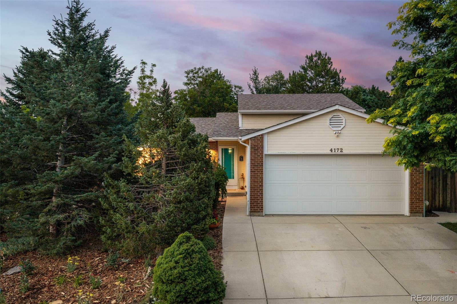  Aurora Home | MLS #: 94546234172 S Cathay Way, Aurora Beds: 3 Baths: 2 Price: $450,000