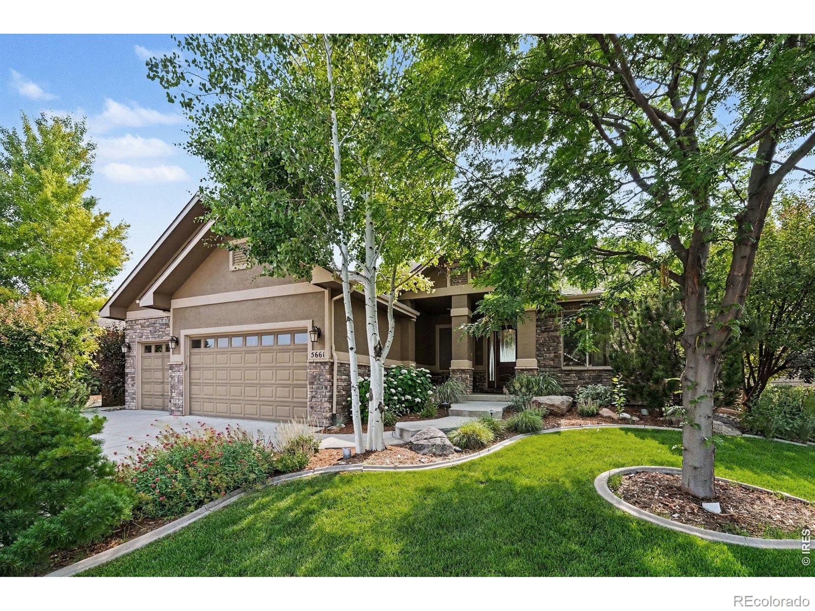 Highpointe Windsor Home | MLS #: 45678910633965661  Mid Pointe Drive, Windsor Beds: 4 Baths: 4 Price: $950,000