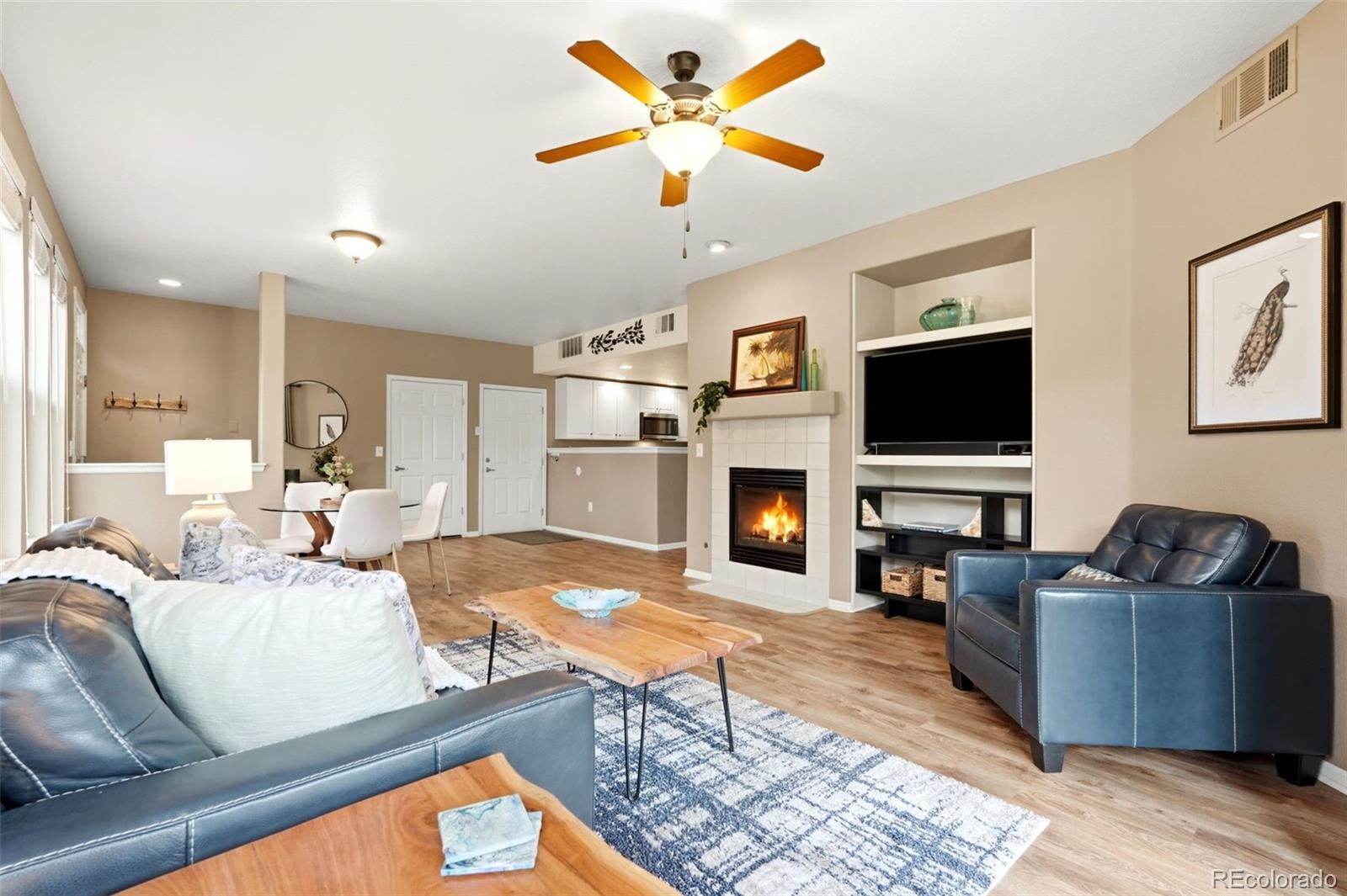  Aurora Condo / Townhome | MLS #: 46342802143 S Fulton Circle 104, Aurora Beds: 2 Baths: 2 Price: $330,000
