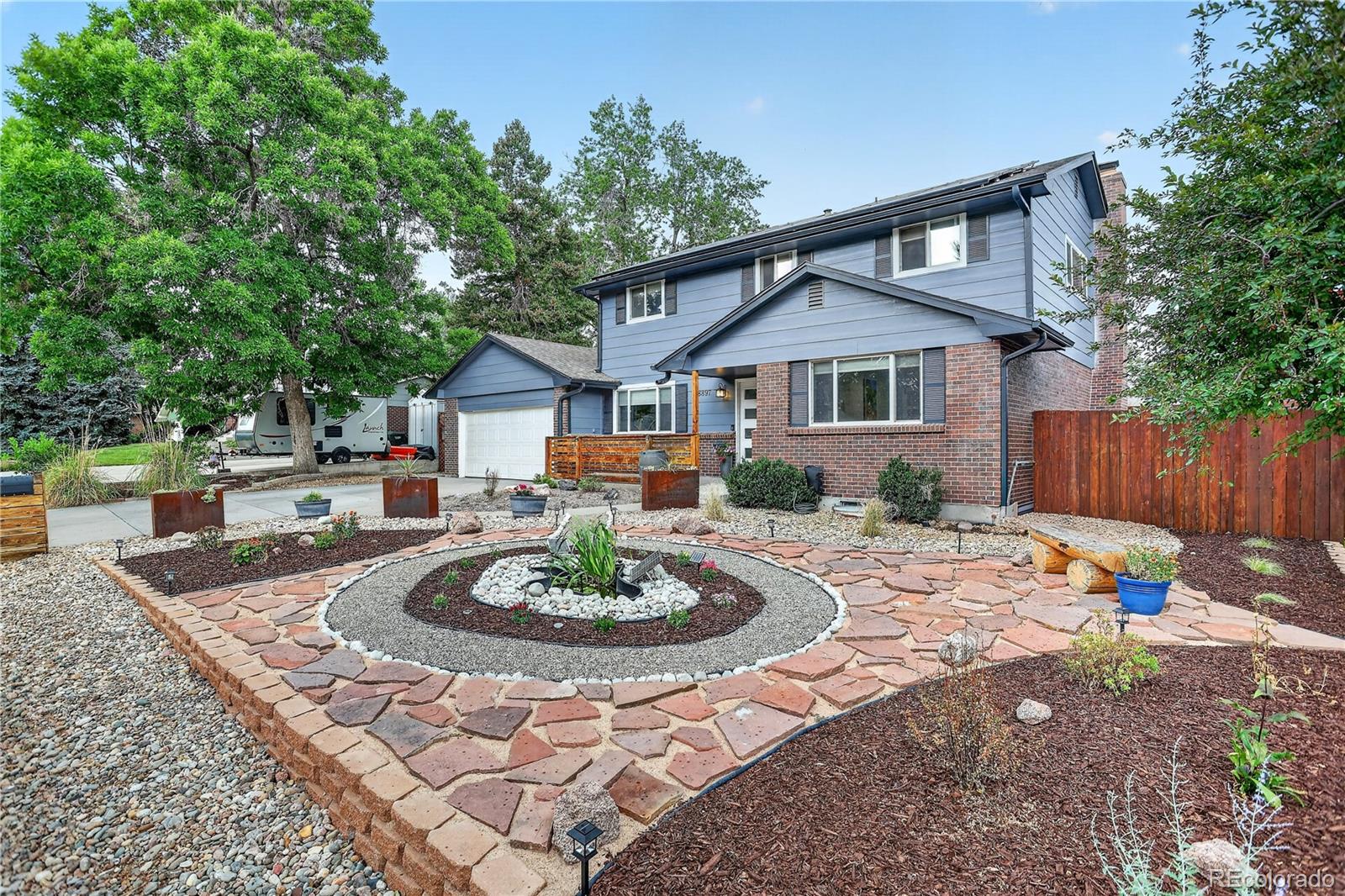  Lakewood Home | MLS #: 44363418897 W Woodard Drive, Lakewood Beds: 5 Baths: 4 Price: $700,000