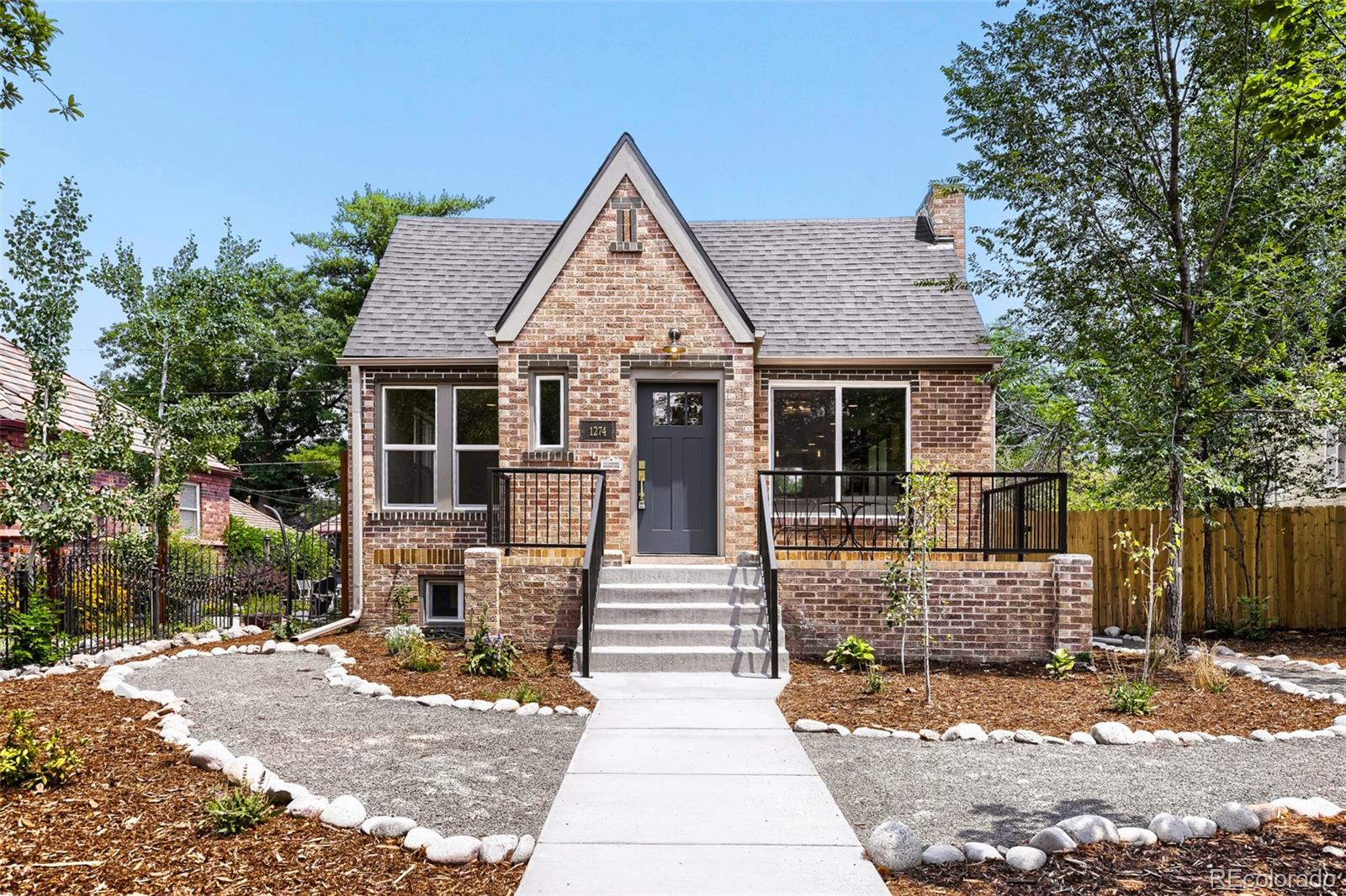 1274 hudson street, Denver sold home. Closed on 2026-07-30 for $875,000.