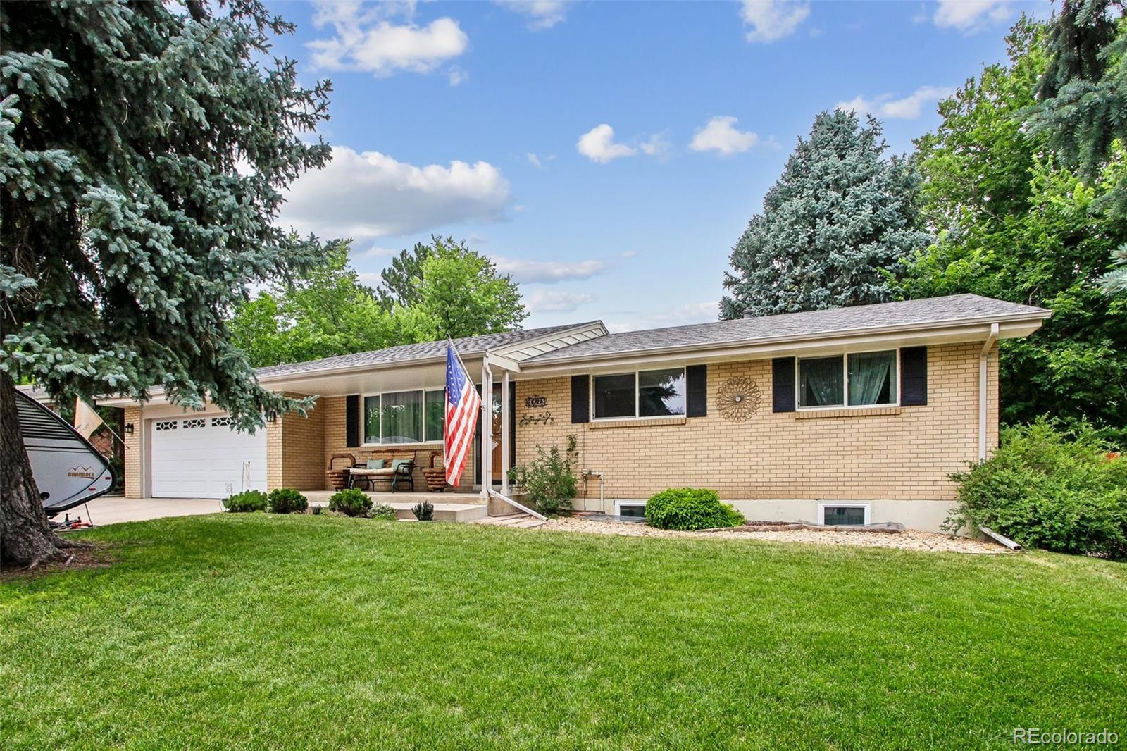  Littleton Home | MLS #: 78585526628 S Newland Circle, Littleton Beds: 4 Baths: 3 Price: $699,000