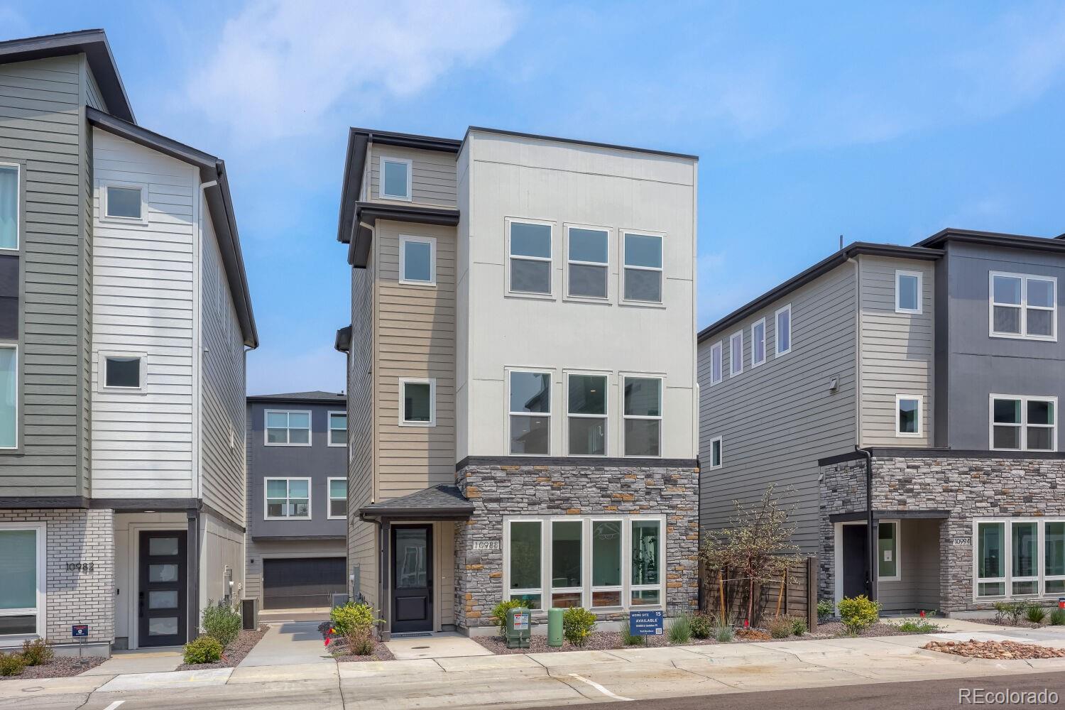  Centennial Home | MLS #: 529389210988 E Geddes Place, Centennial Beds: 2 Baths: 4 Price: $750,000