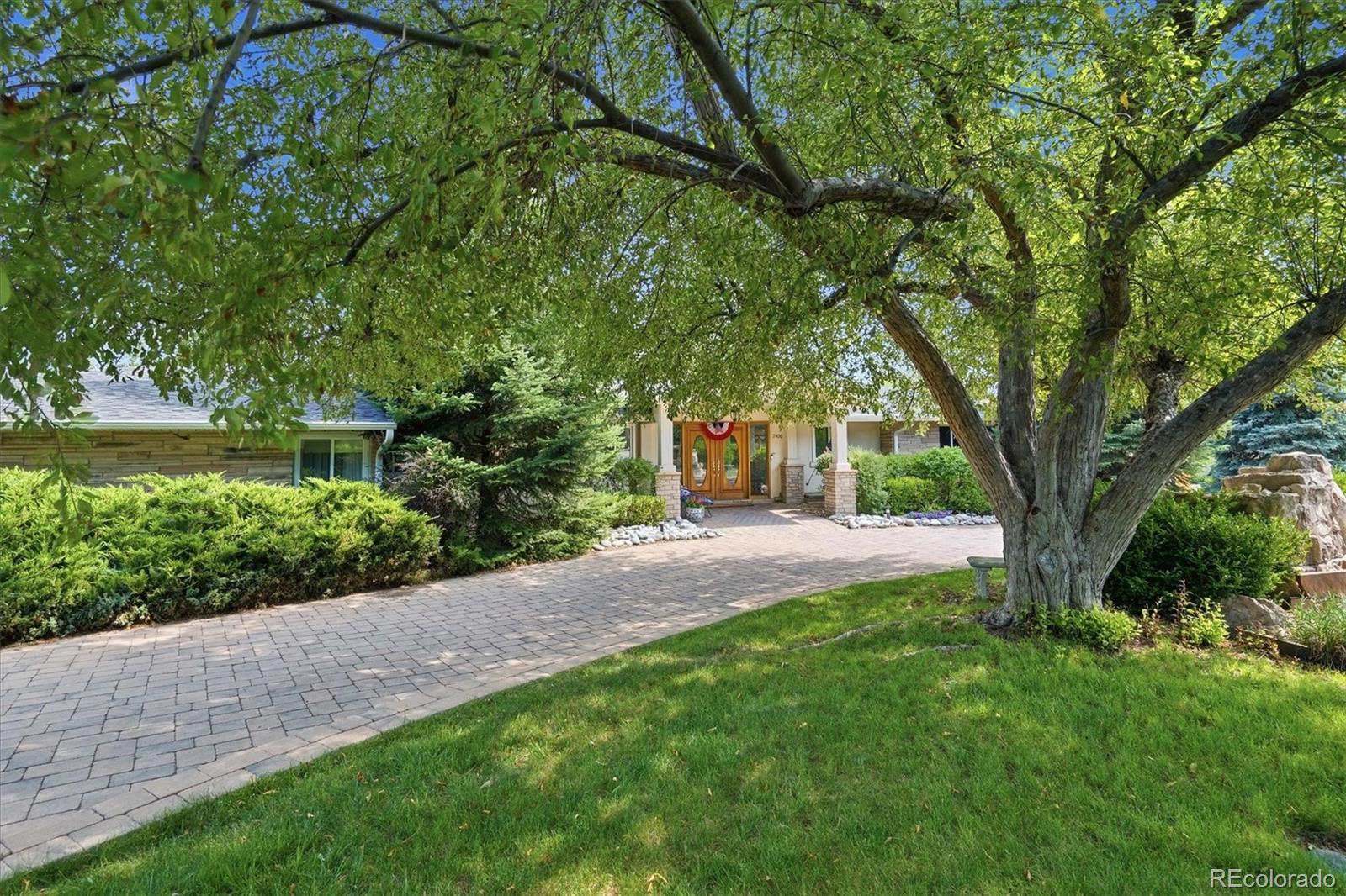  Littleton Home | MLS #: 82836167400 W Radcliff Avenue, Littleton Beds: 5 Baths: 6 Price: $1,350,000
