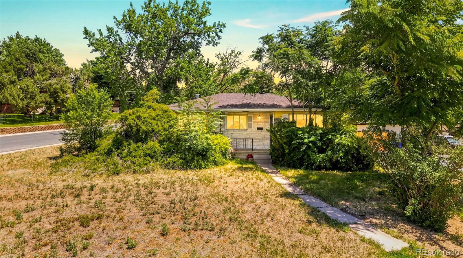  Englewood Home | MLS #: 58672654900 S Kalamath Drive, Englewood Beds: 3 Baths: 2 Price: $420,000