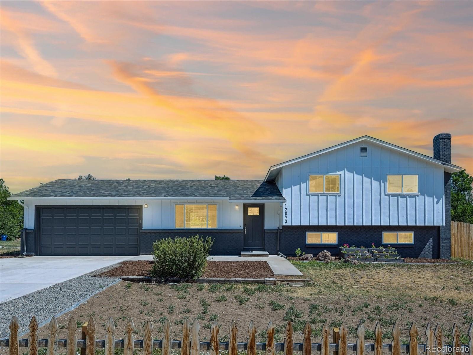  Golden Home | MLS #: 503867712073 W 8th Avenue, Golden Beds: 3 Baths: 3 Price: $685,000