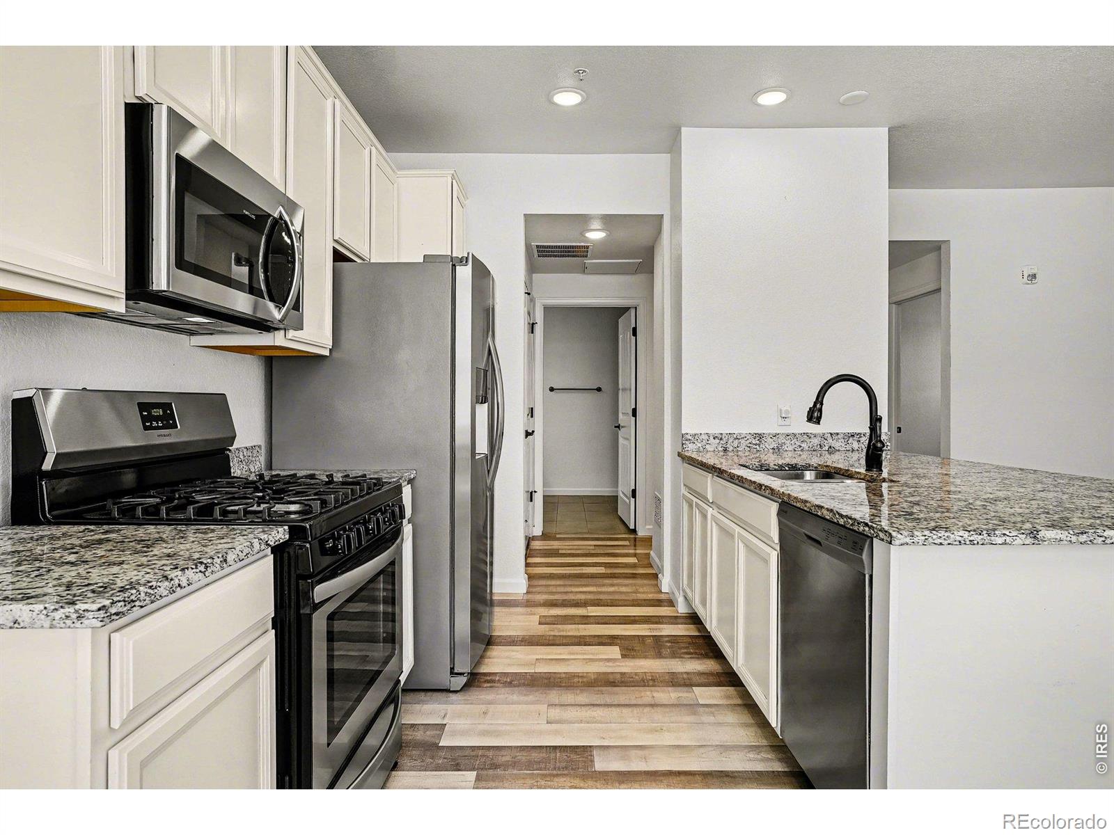  Highlands Ranch Condo / Townhome | MLS #: 45678910641634526  Copeland Circle 103, Highlands Ranch Beds: 1 Baths: 1 Price: $265,000
