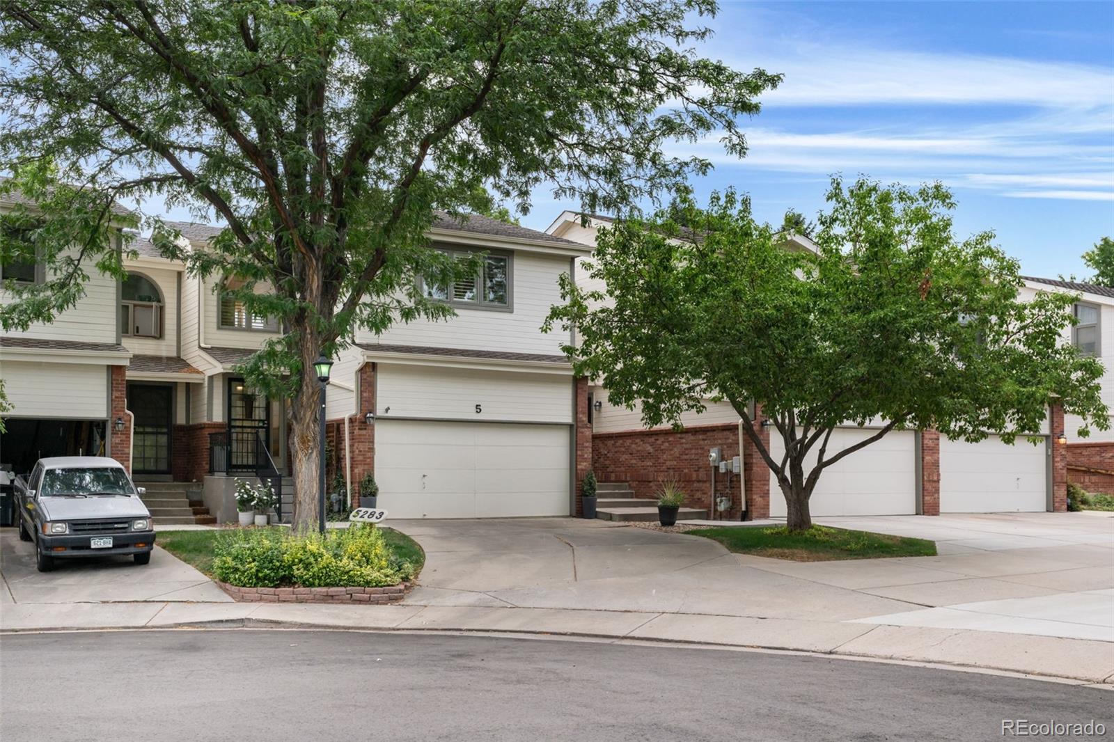 Arvada Condo / Townhome | MLS #: 54189445283  Union Court 5, Arvada Beds: 3 Baths: 4 Price: $599,900
