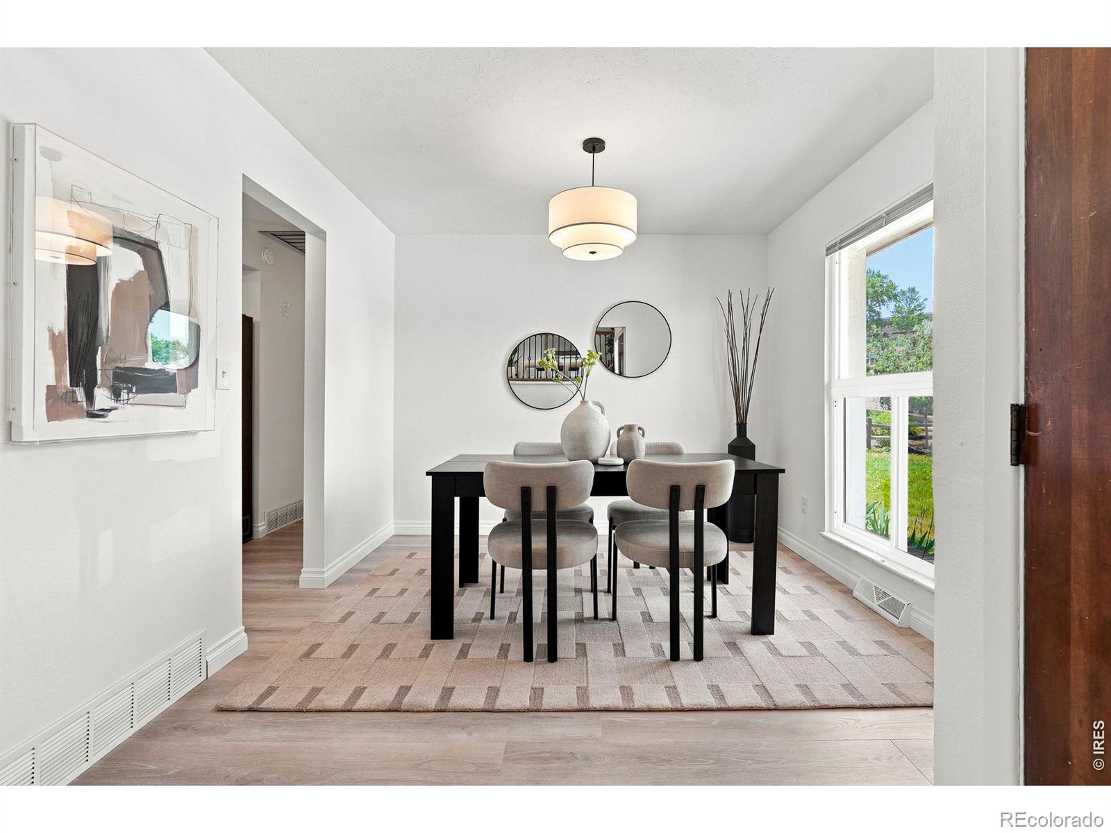 536 holman way, Golden sold home. Closed on 2026-08-24 for $730,000.