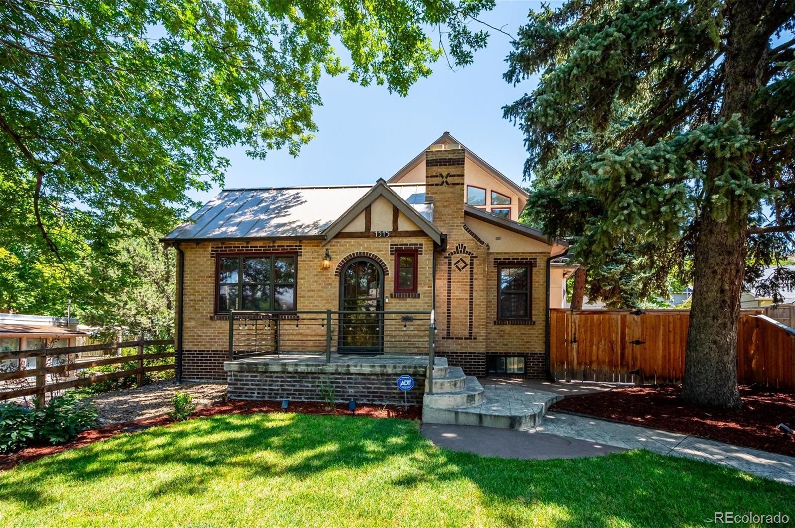 1515 ford street, Golden sold home. Closed on 2026-08-28 for $1,600,000.