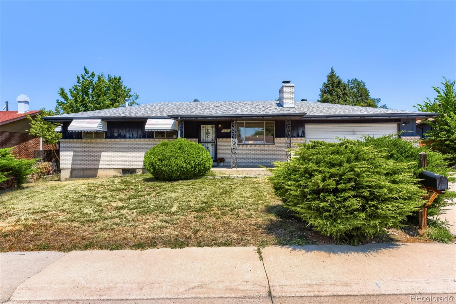  Aurora Home | MLS #: 6927022392 S Peoria Circle, Aurora Beds: 4 Baths: 3 Price: $400,000