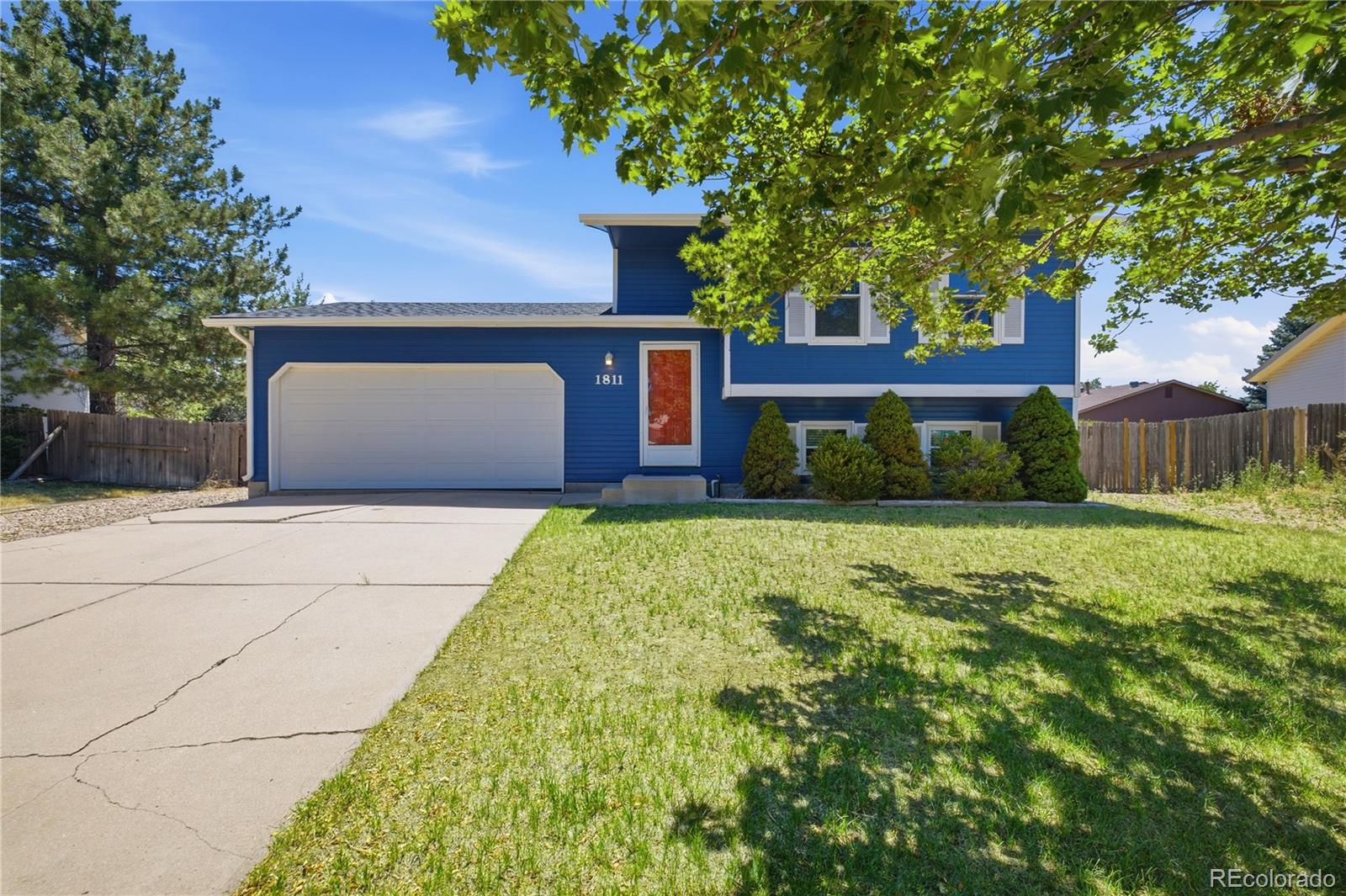 1811 s fundy way, Aurora sold home. Closed on 2026-09-15 for $447,000.
