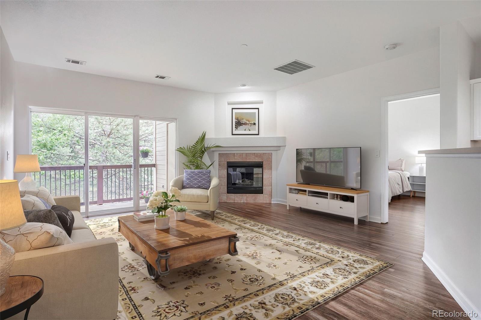  Littleton Condo / Townhome | MLS #: 82965957429 S Alkire Street 204, Littleton Beds: 2 Baths: 2 Price: $320,000