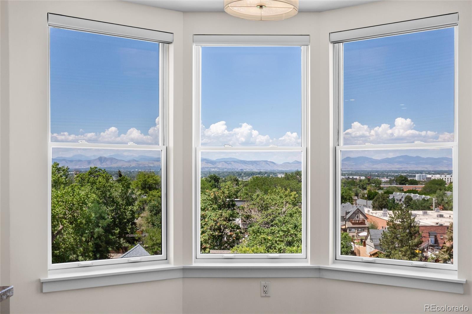 410 acoma street, Denver sold home. Closed on 2026-09-03 for $555,000.