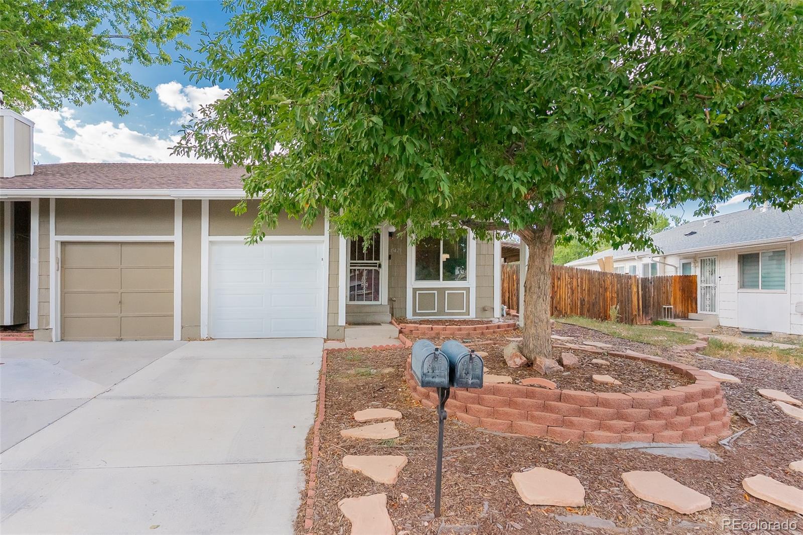 Mission Viejo Aurora Condo / Townhome | MLS #: 558983615429 E Oberlin Place , Aurora Beds: 3 Baths: 2 Price: $325,000
