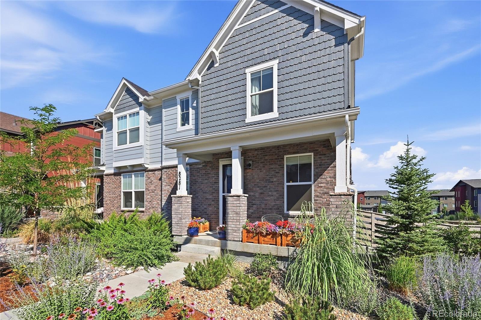 8281 hunts peak street, littleton sold home. Closed on 2026-09-04 for $591,800.