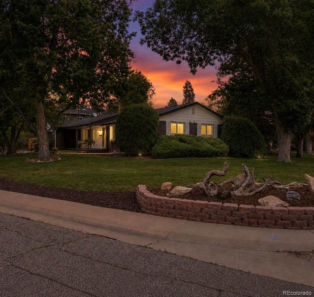  Arvada Home | MLS #: 43444756902  Oak Way, Arvada Beds: 4 Baths: 3 Price: $675,000