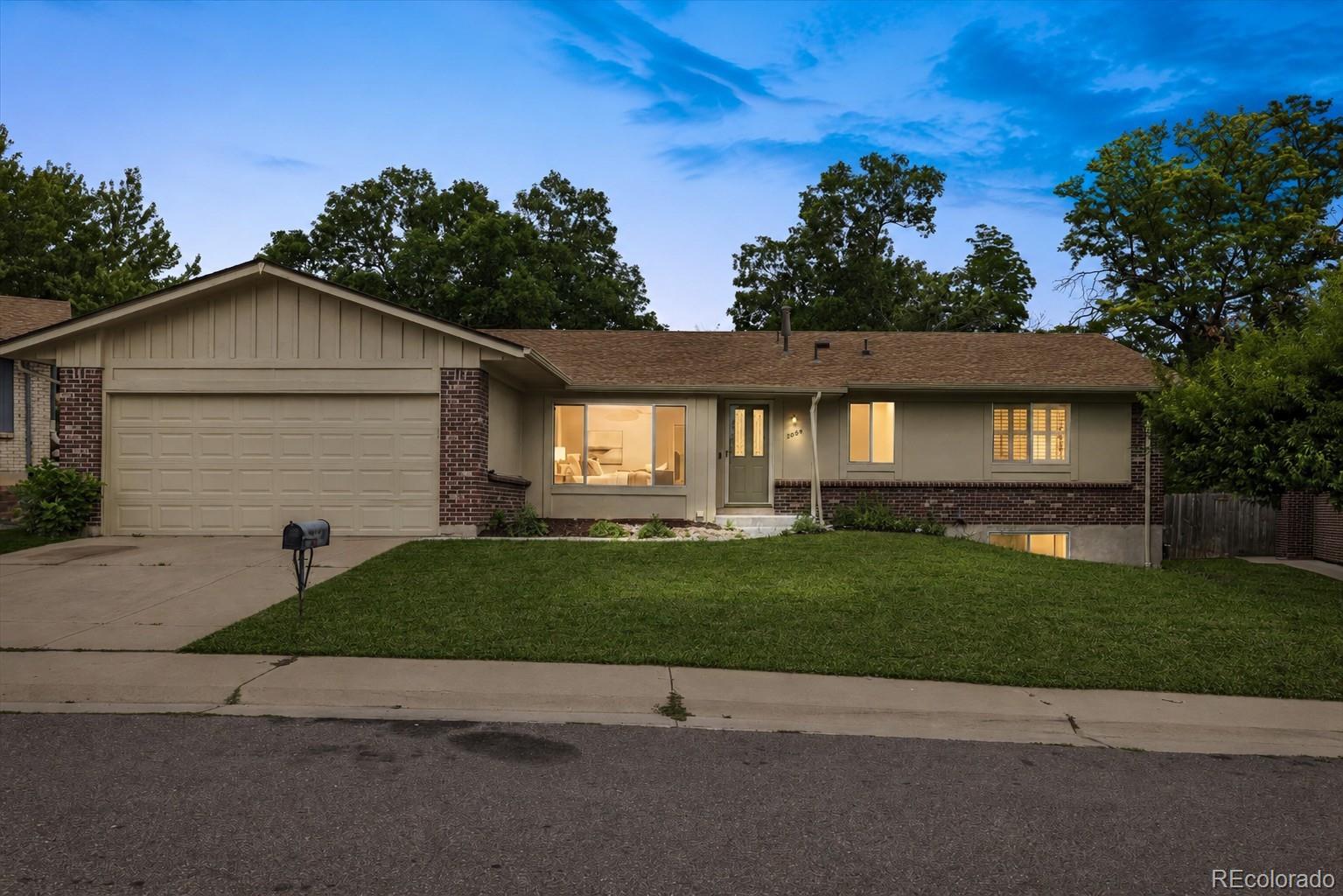 Du Denver Home | MLS #: 47679278084 E Oberlin Place, Denver Beds: 3 Baths: 2 Price: $599,000
