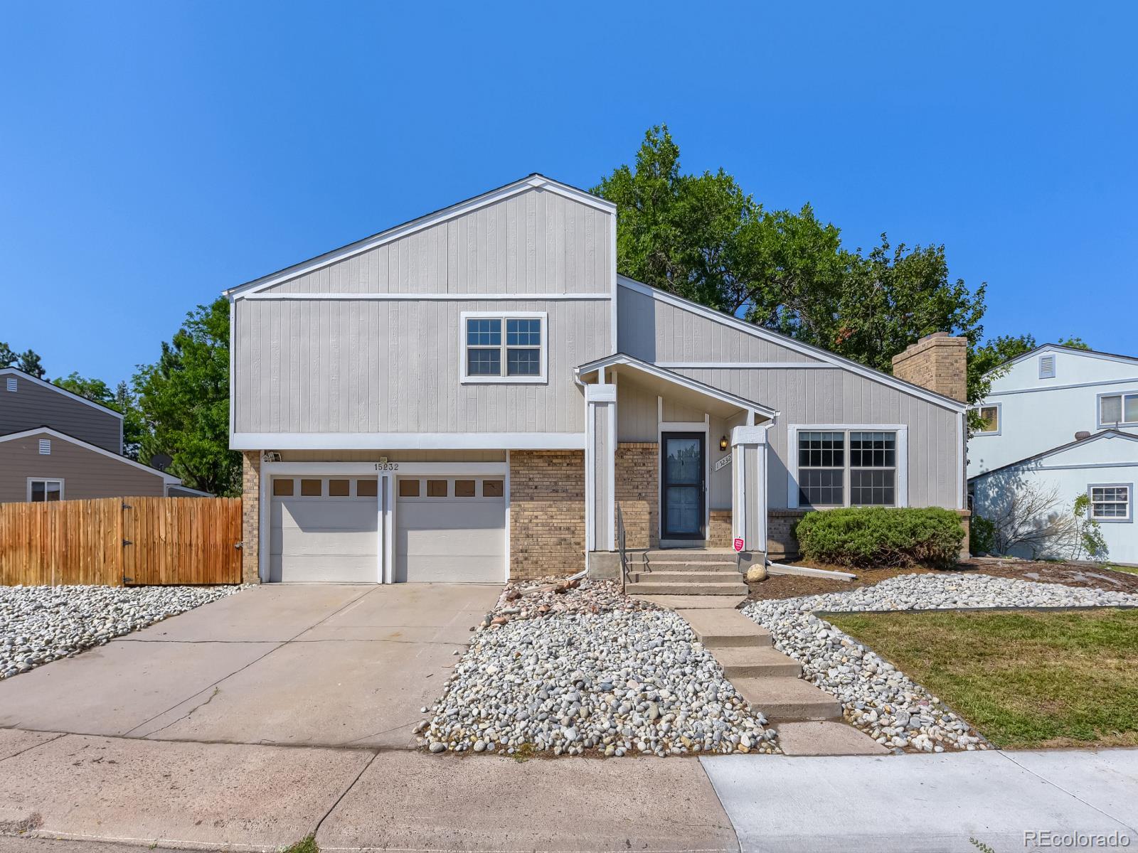 Pheasant Run Aurora Home | MLS #: 420794015232 E Radcliff Drive, Aurora Beds: 3 Baths: 3 Price: $424,900