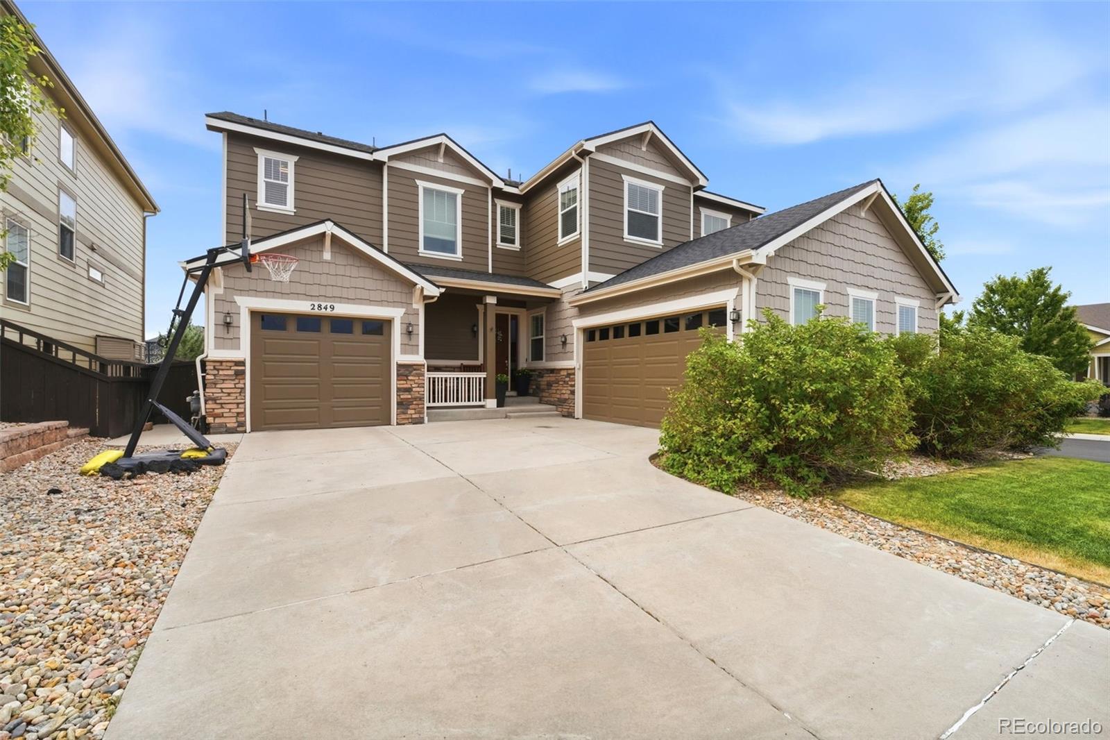 2849 rising moon way, Castle Rock sold home. Closed on 2026-09-10 for $935,000.