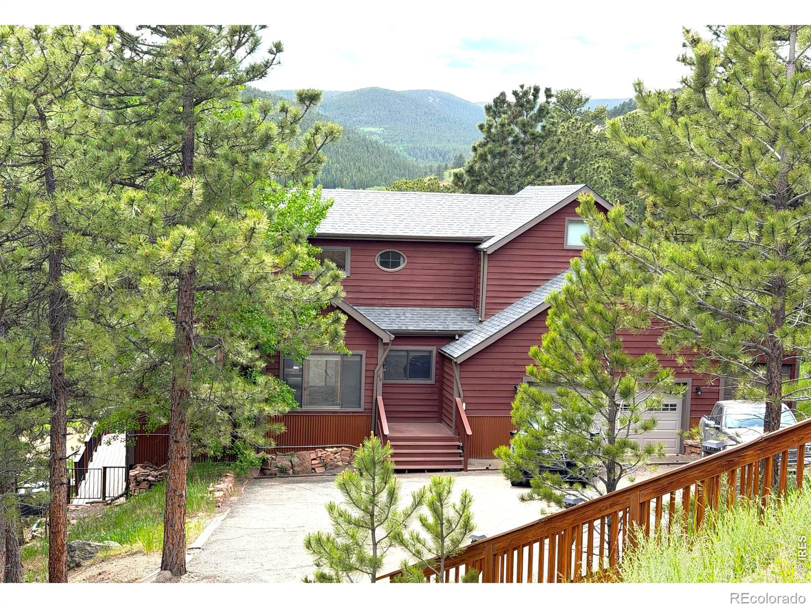 46 sundance circle, Nederland sold home. Closed on 2026-08-06 for $899,000.