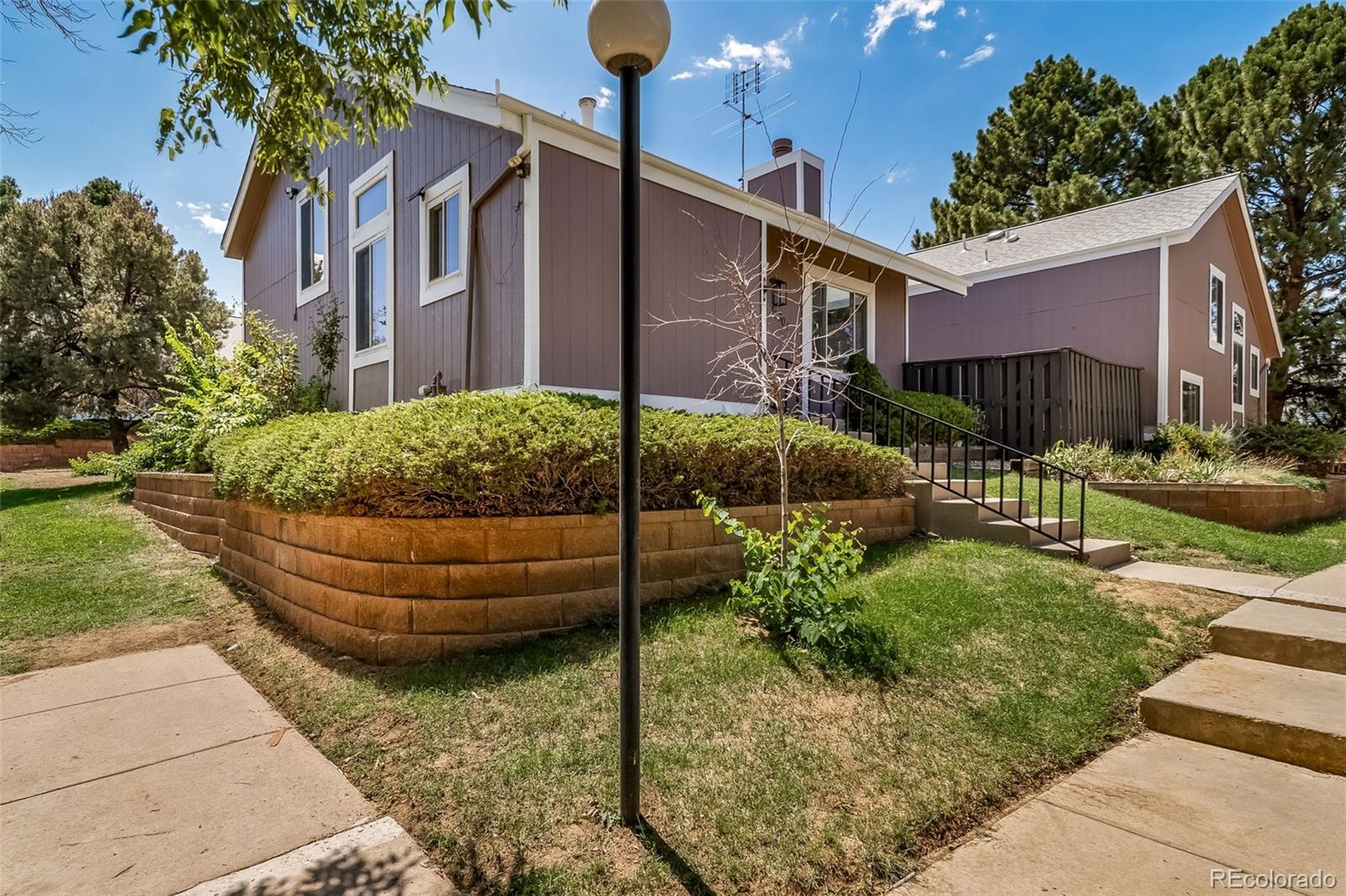 Hampden Hills Aurora Home | MLS #: 92280463830 S Genoa Circle, Aurora Beds: 4 Baths: 3 Price: $369,500