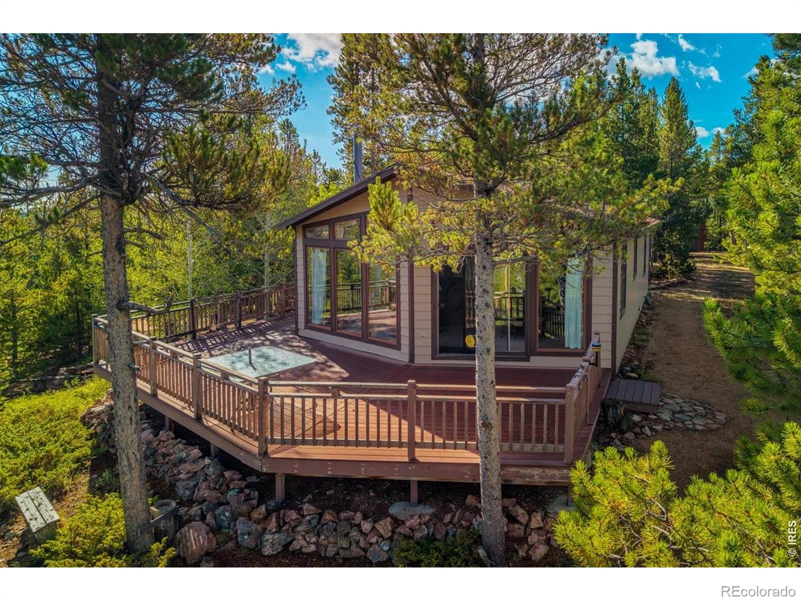 33 carib court, Red Feather Lakes sold home. Closed on 2026-09-04 for $396,050.