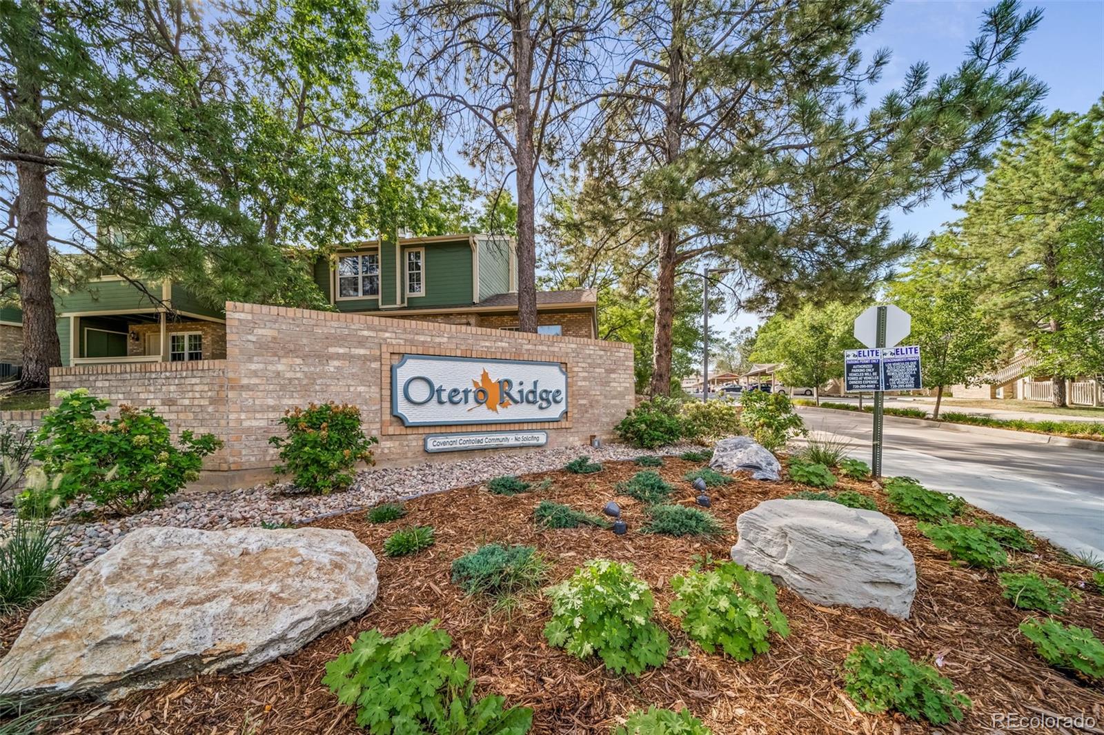  Centennial Condo / Townhome | MLS #: 48259392670 E Otero Place 12, Centennial Beds: 1 Baths: 1 Price: $220,000