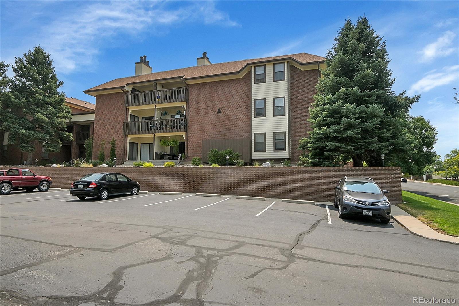 13950 E Oxford Place A104, Aurora  MLS: 5821990 Beds: 2 Baths: 1 Price: $289,000