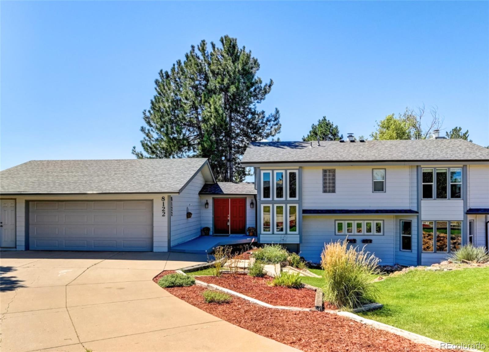 8122  Lakeview Drive, parker MLS: 5798164 Beds: 5 Baths: 3 Price: $899,000