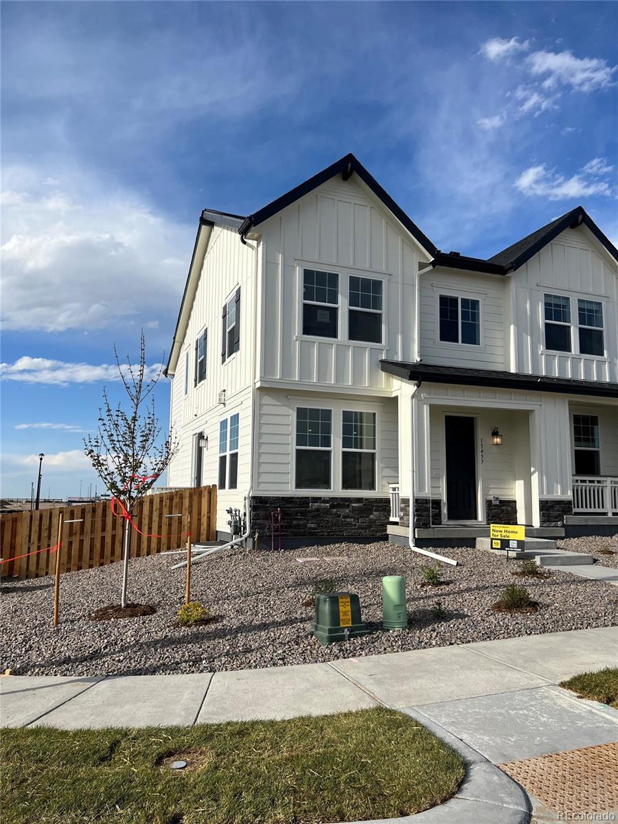 13457 E 110th Drive , Commerce City  MLS: 4696262 Beds: 3 Baths: 3 Price: $524,000