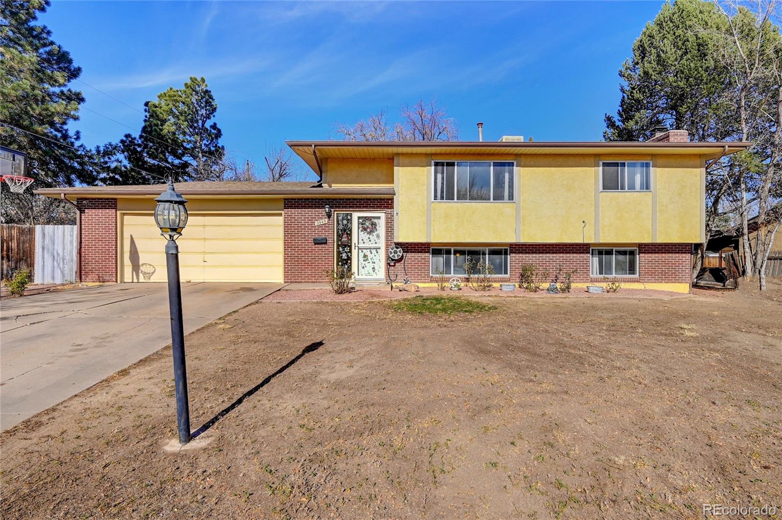 3945  Hollybrook Lane, pueblo  House Search MLS Picture