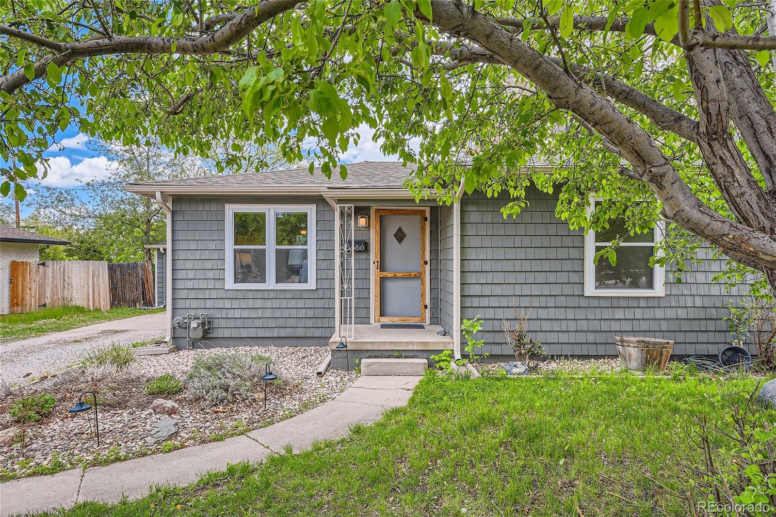5666 S Lakeview Street, littleton MLS: 3273522 Beds: 3 Baths: 2 Price: $545,000