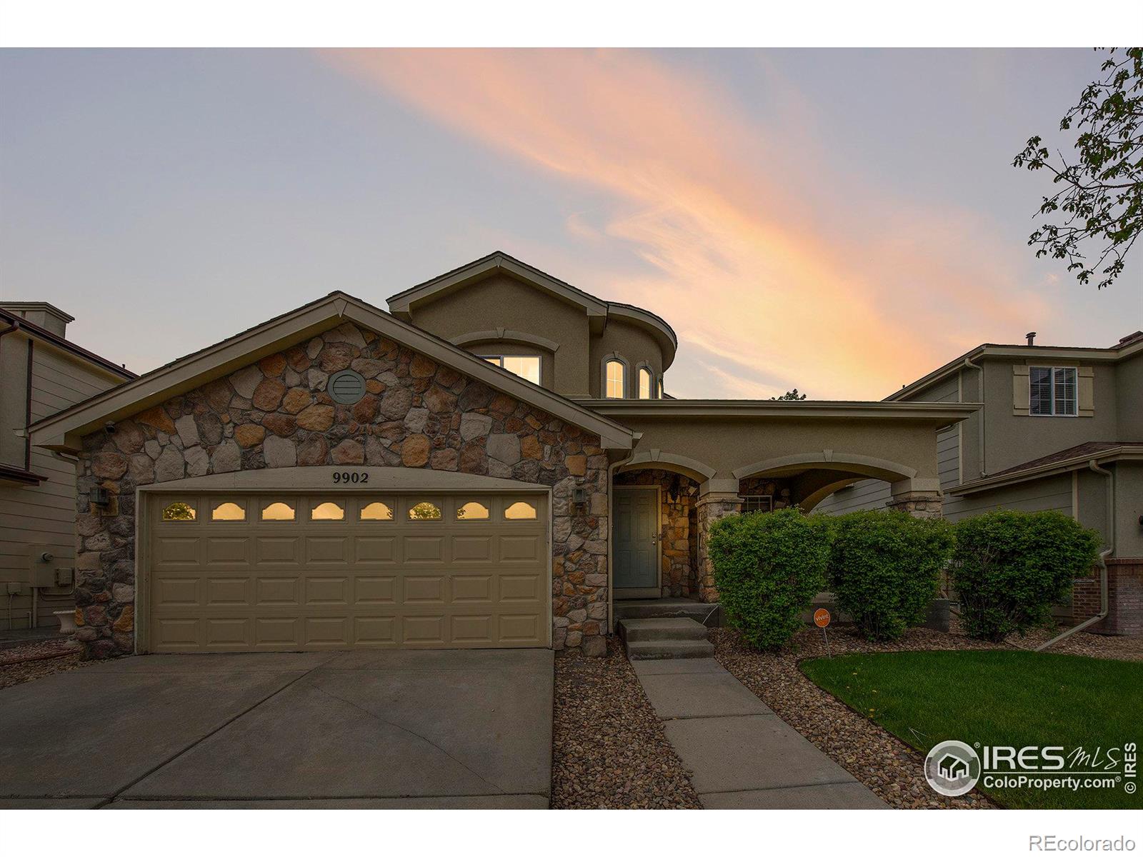 9902 E 112th Place, commerce city MLS: 4567891004205 Beds: 3 Baths: 4 Price: $589,000