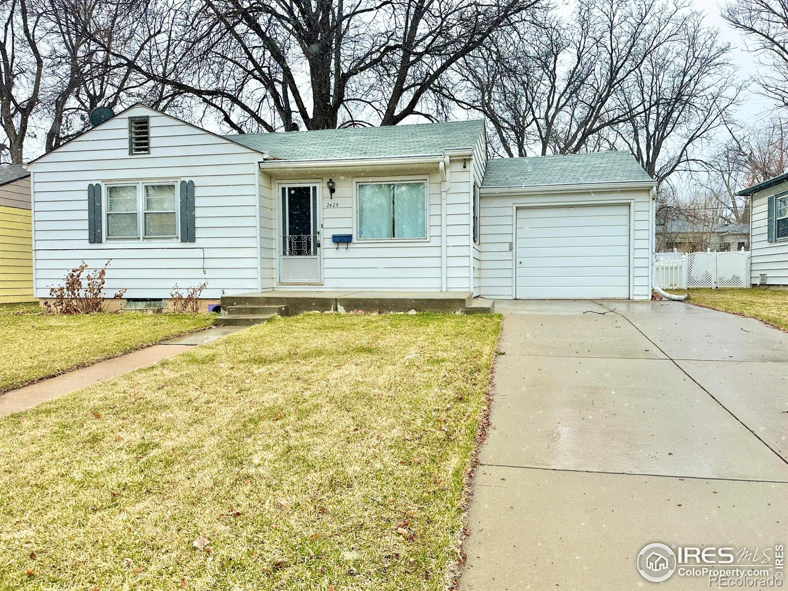 2425  15th Avenue, greeley MLS: 4567891005192 Beds: 3 Baths: 1 Price: $350,000